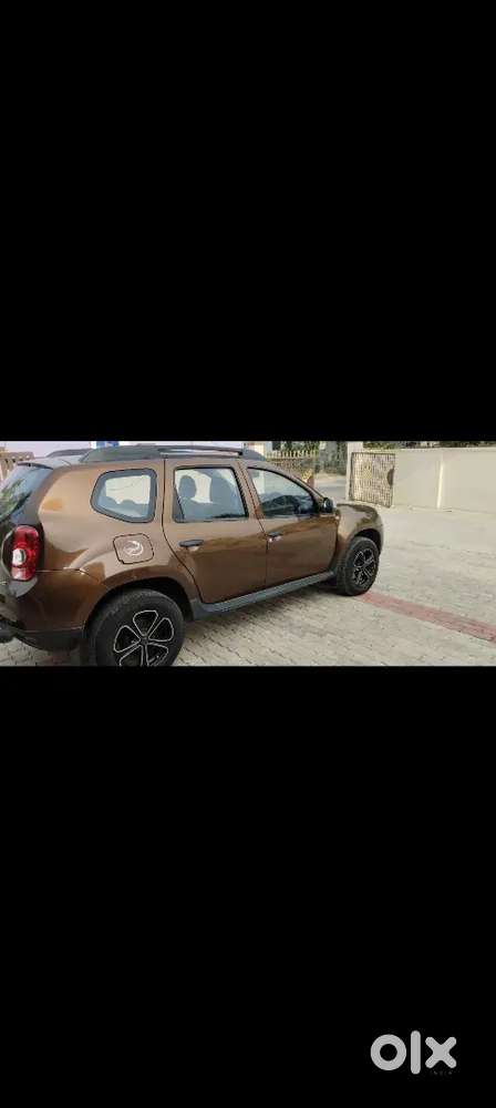 Renault Duster 2014 Diesel 79000 Km Driven With Showroom Condition