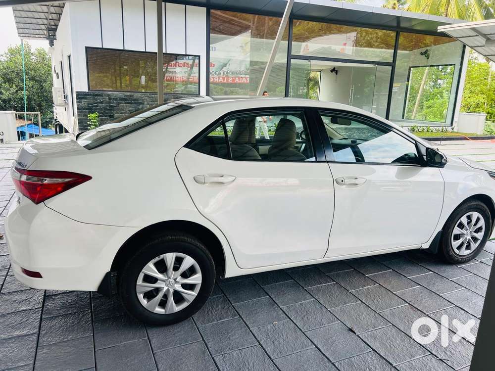 Toyota Corolla Altis J, 2015, Diesel