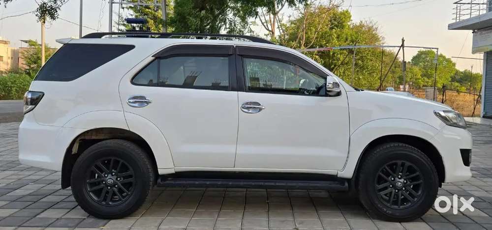 Toyota Fortuner 2015 Diesel 130000 Km Driven