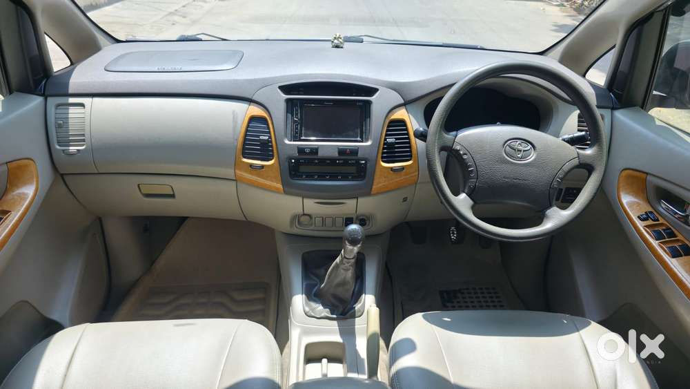 Toyota Innova 2.5 Vx 8 Str Bs-iii, 2010, Diesel