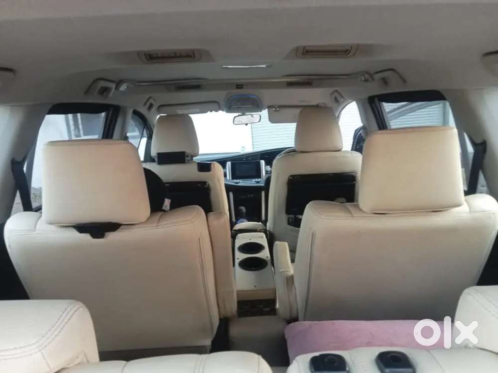 Toyota Innova Crysta 2016 Diesel 325000 Km Driven