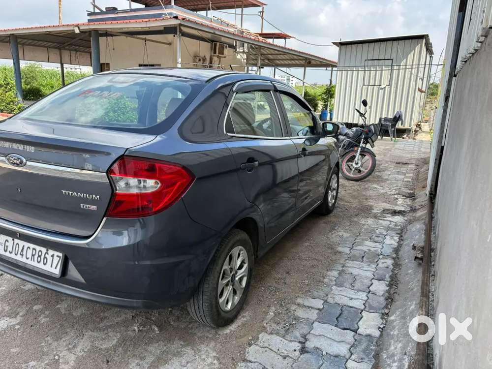 Car Ford Figo