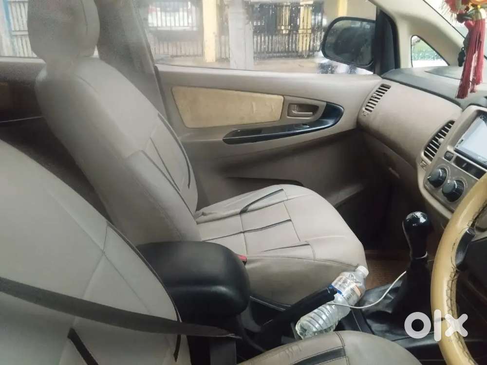 Toyota Innova 2.5 E 2015