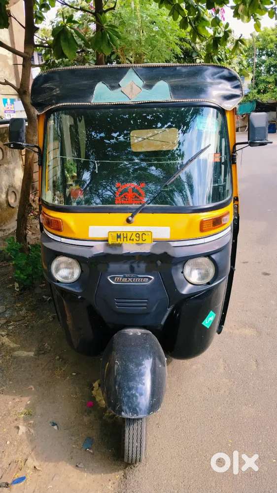 Mujhe Apni Bajaj Maxima Auto Lpg 5/2024 Model Bechni Hai 1st Owner