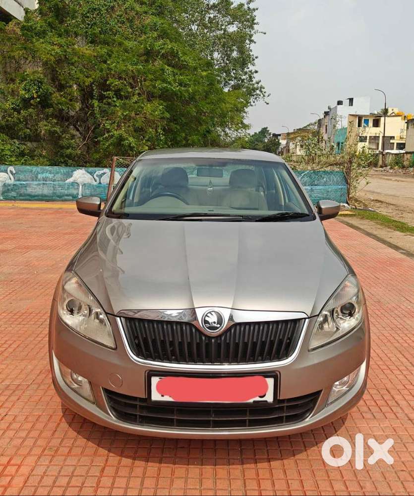 Skoda Rapid Elegance 1.6 Mpfi At, 2015, Petrol