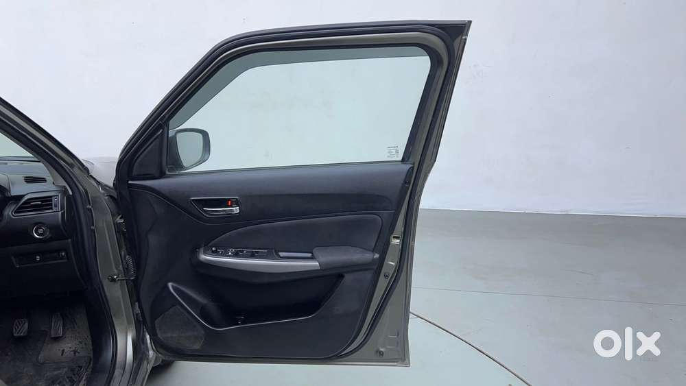 Maruti Suzuki Swift 1.3 Zxi, 2022, Petrol