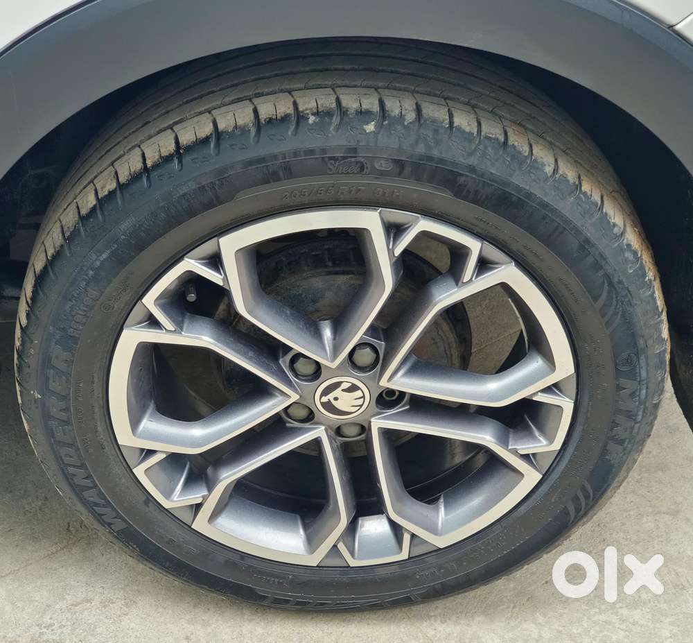 Skoda Kushaq 1.0 Tsi Style At, 2023, Petrol