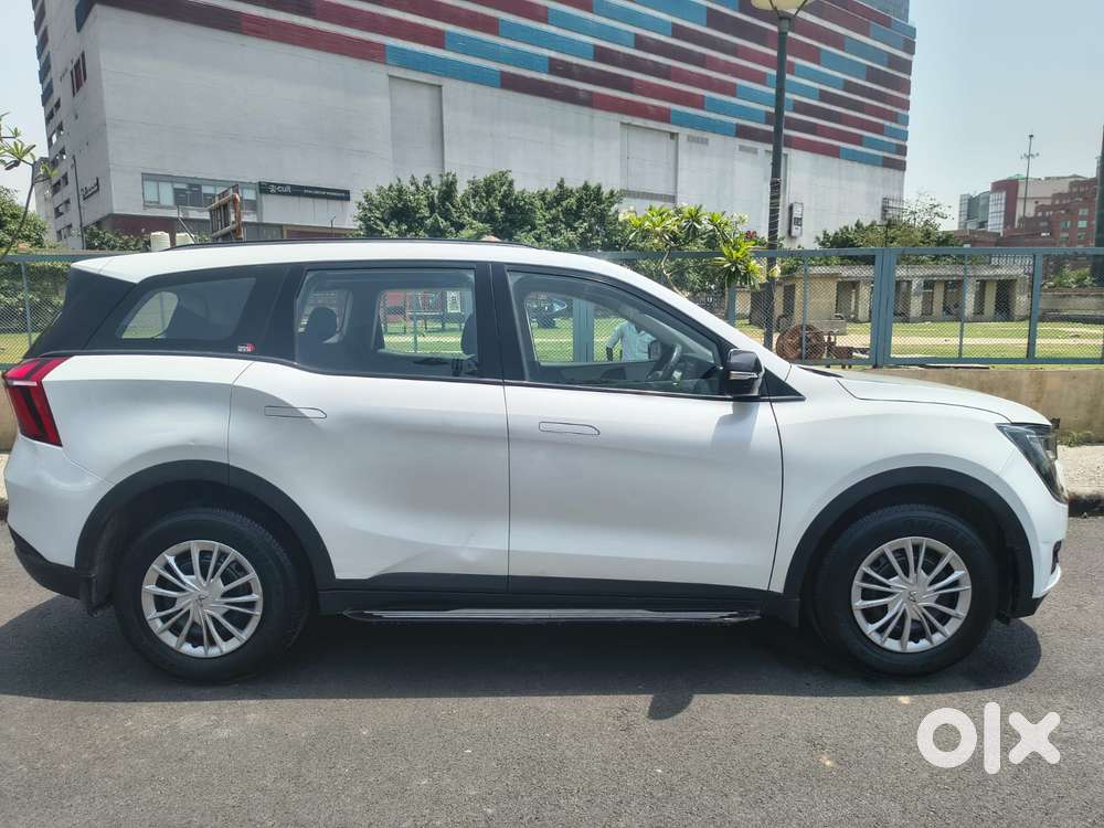 Mahindra Xuv700 Ax 5 Petrol Mt Str (e), 2022, Diesel