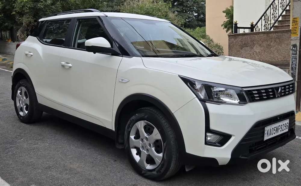 Mahindra Xuv300 W6 Optional With Sunroof Diesel