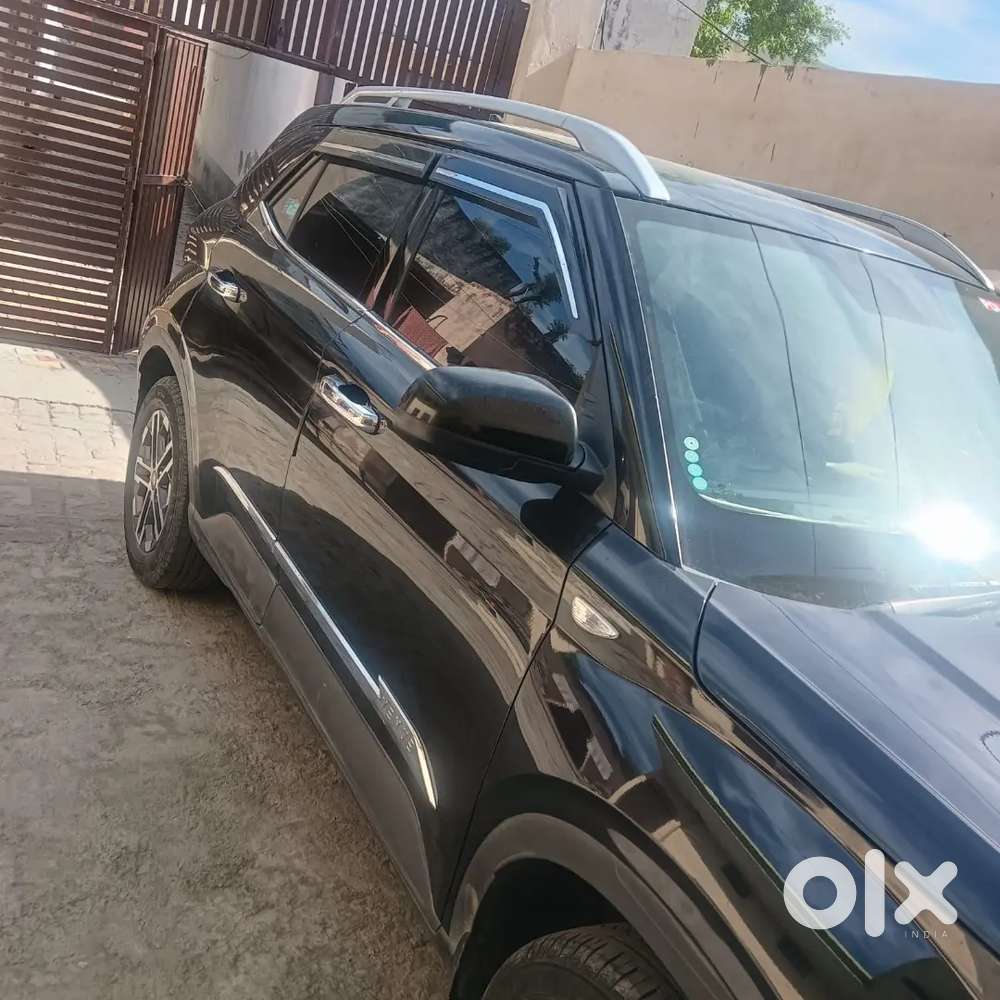 Hyundai Venue N Line 2023 Petrol 30000 Km Driven