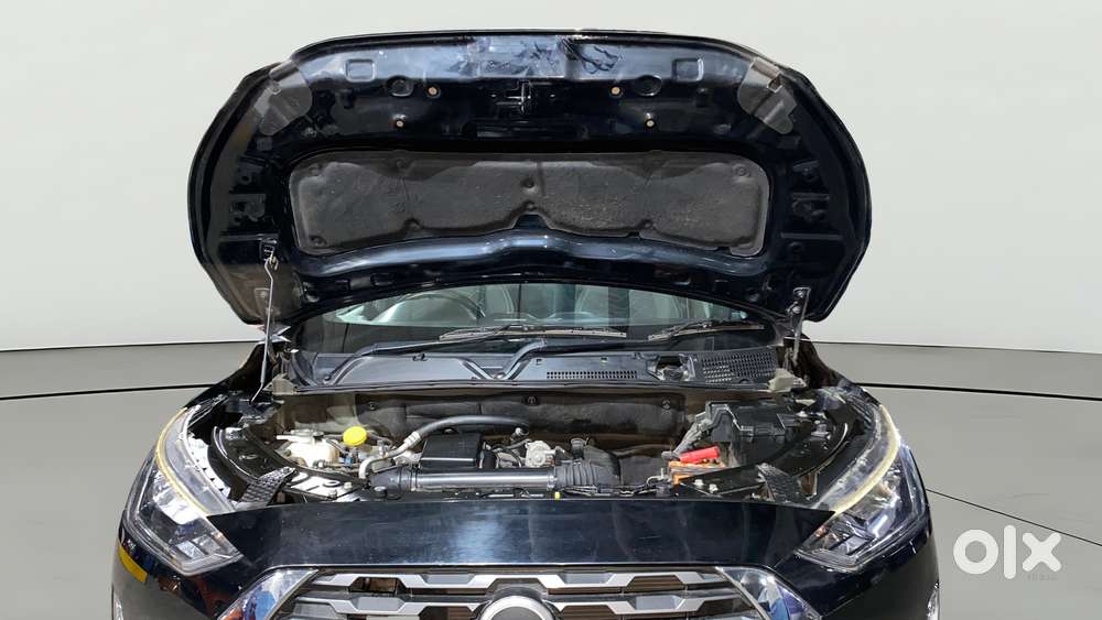 Nissan Magnite 1.0 Xv Premium, 2022, Petrol