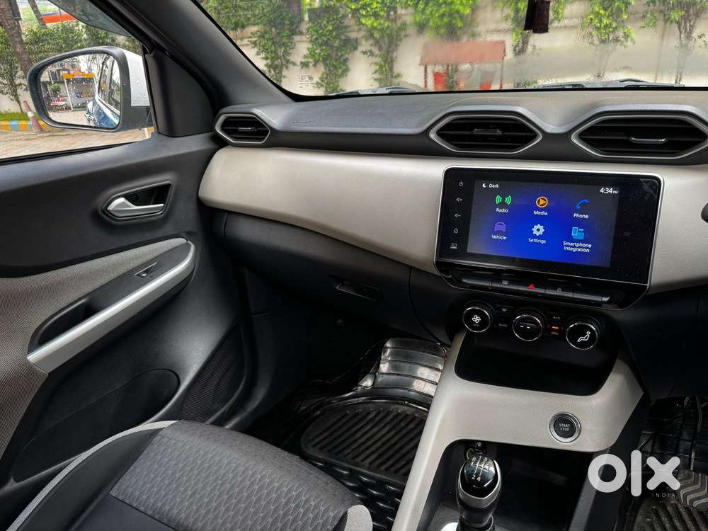 Nissan Magnite 1.0 Xv, 2021, Petrol