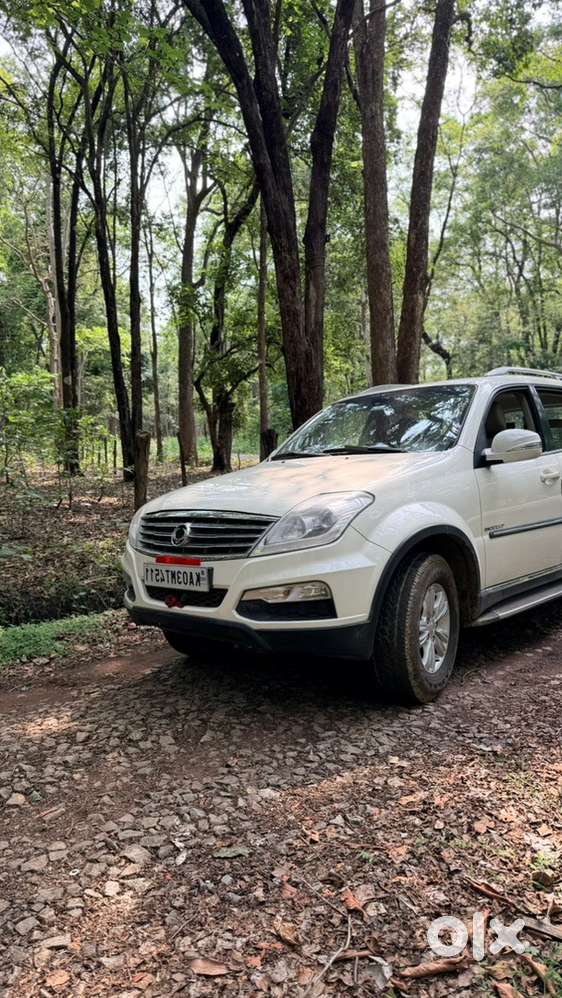 Ssangyong Diesel Car 2014 Top Model Rare Car 0to100 (8) Second