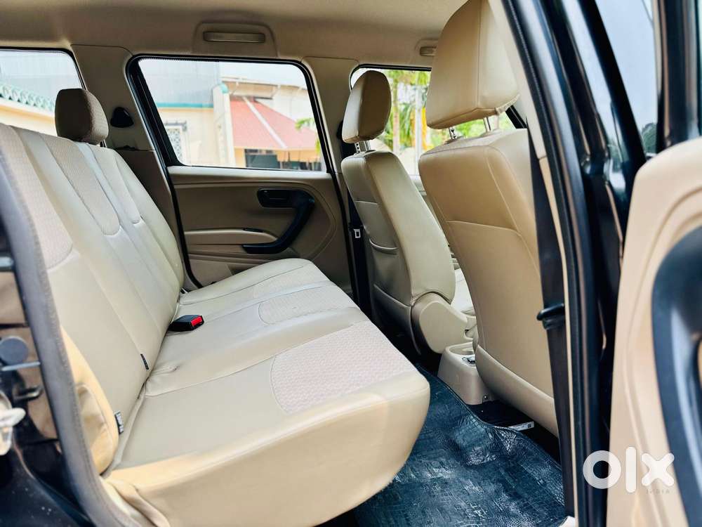 Mahindra Tuv 300 T6 Plus, 2017, Diesel