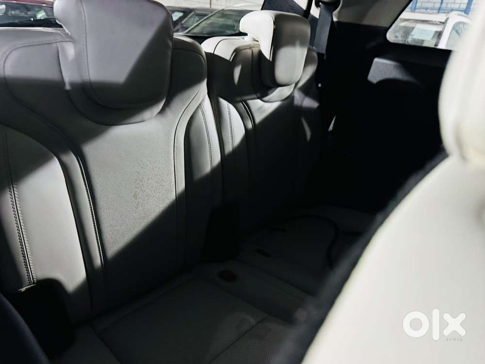 Mahindra Xuv700 2.2 Ax 7 Diesel At Luxury Pack Str Awd, 2023, Diesel