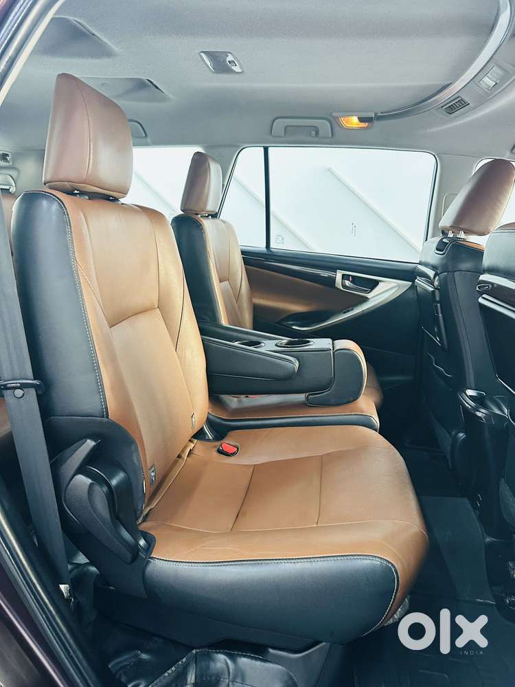 Toyota Innova Crysta 2.8z Automatic, 2016, Diesel