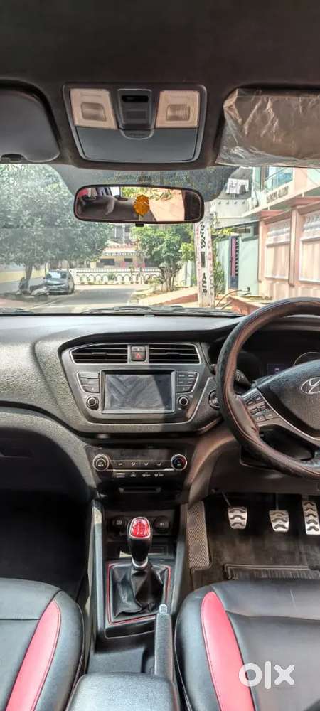 High End Version Hundai I20 Active, Well Maintained, Zero Complaints