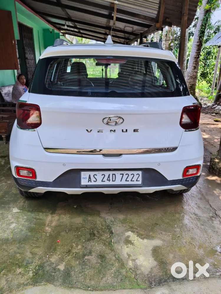 Hyundai Venue 2022 Petrol 49000 Km Driven