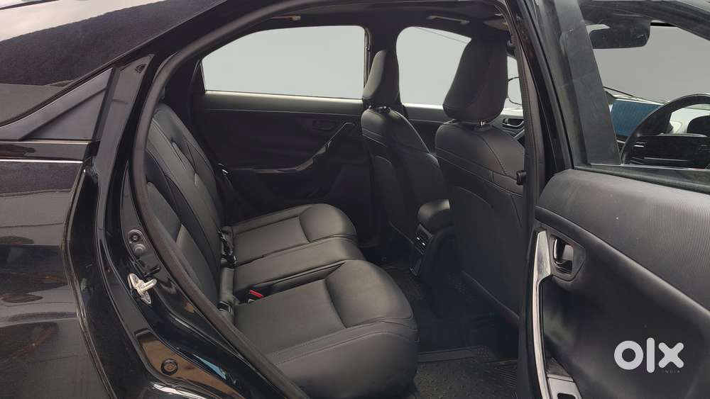Tata Nexon Creative Plus S 1.2 Revotron Petrol 6 Mt, 2025, Cng & Hyb..