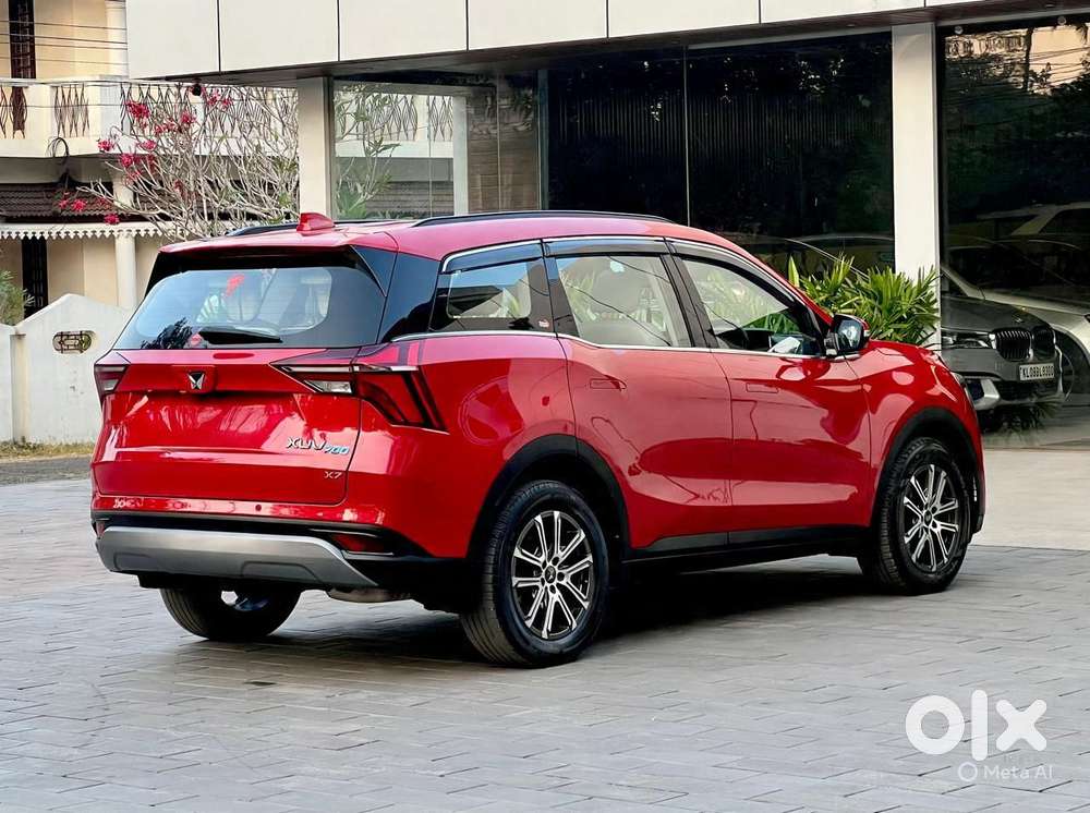 Mahindra Xuv700 2.0 Ax 7 Petrol At Str, 2023, Petrol