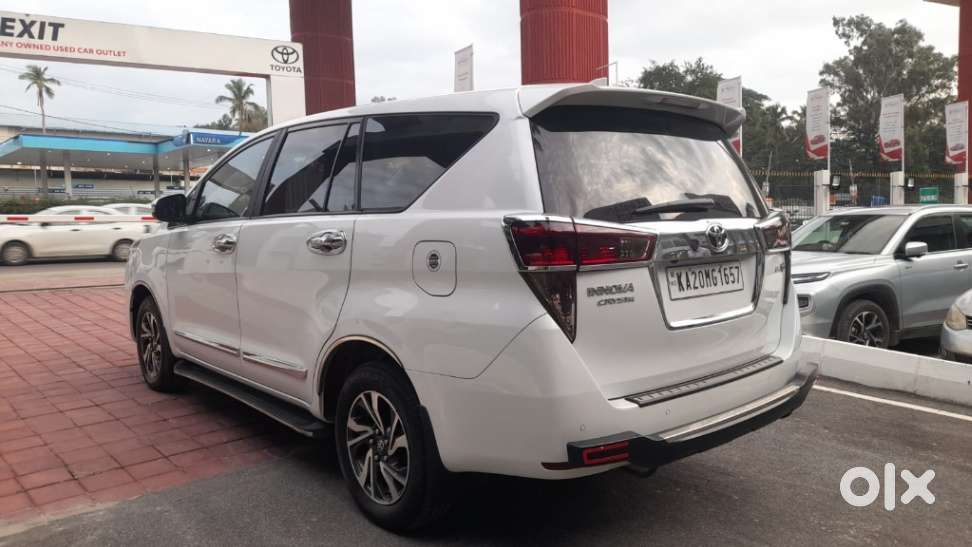 Toyota Innova Crysta 2.4 G Mt 7 Str, 2025, Diesel