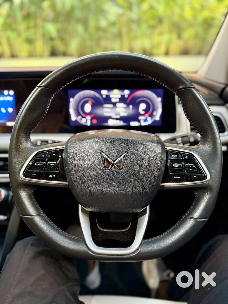 Mahindra Xuv700 2.2 Ax 7 Diesel At Luxury Pack Str, 2022, Diesel