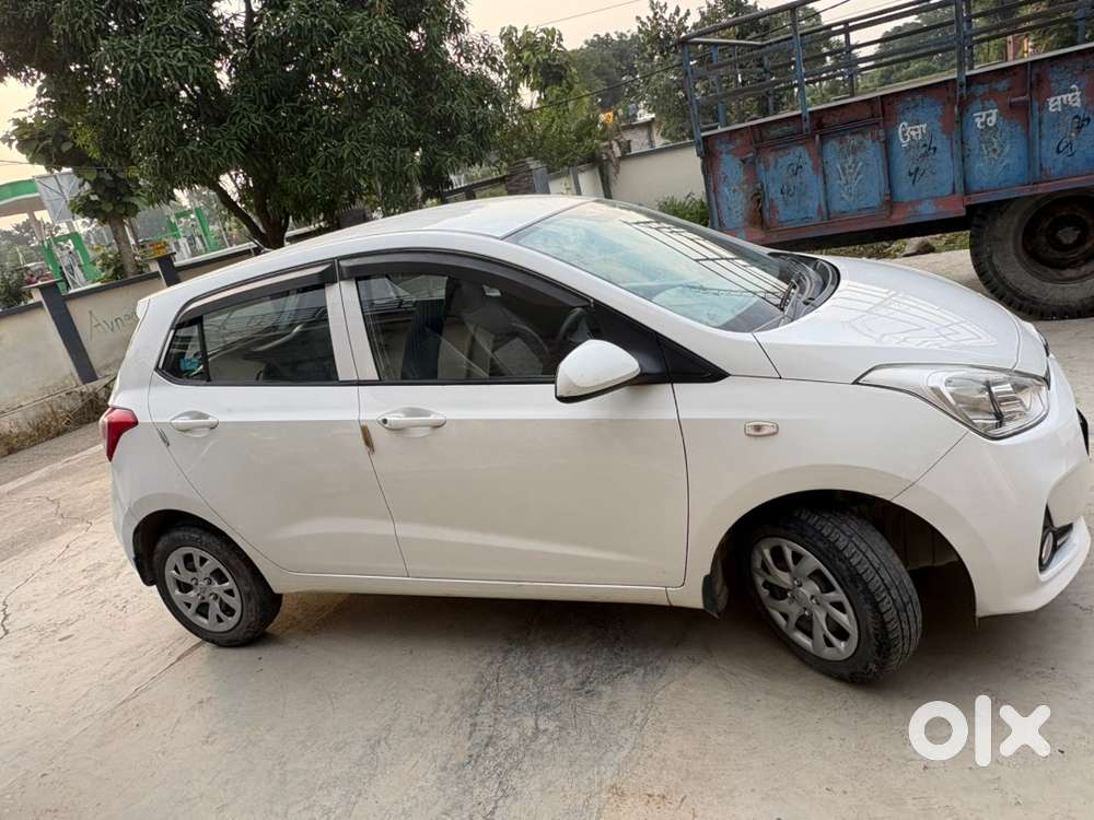 Hyundai Grand I10 2017 Petrol Well Maintained