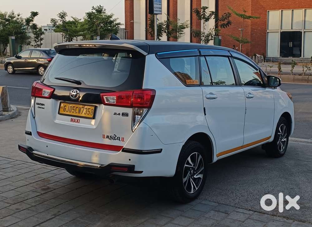 Toyota Innova Crysta 2.4 G Mt, 2023, Diesel