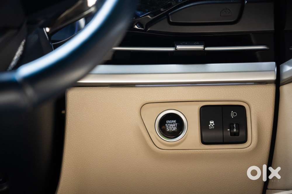 Kia Carens Luxury (o)1.5 Diesel At 7 Str, 2022, Diesel