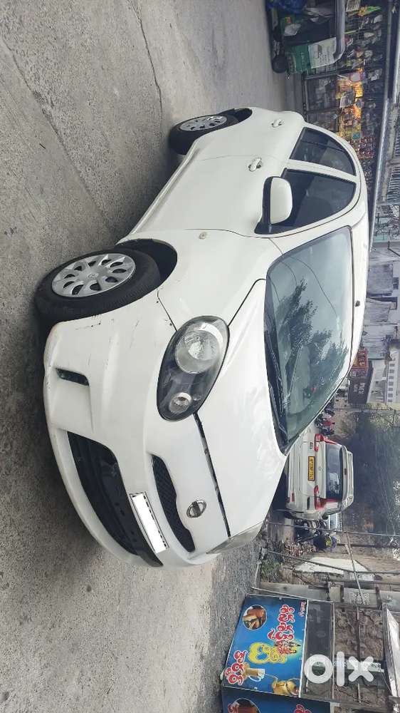 Nissan Micra Petrol 2017 Variant