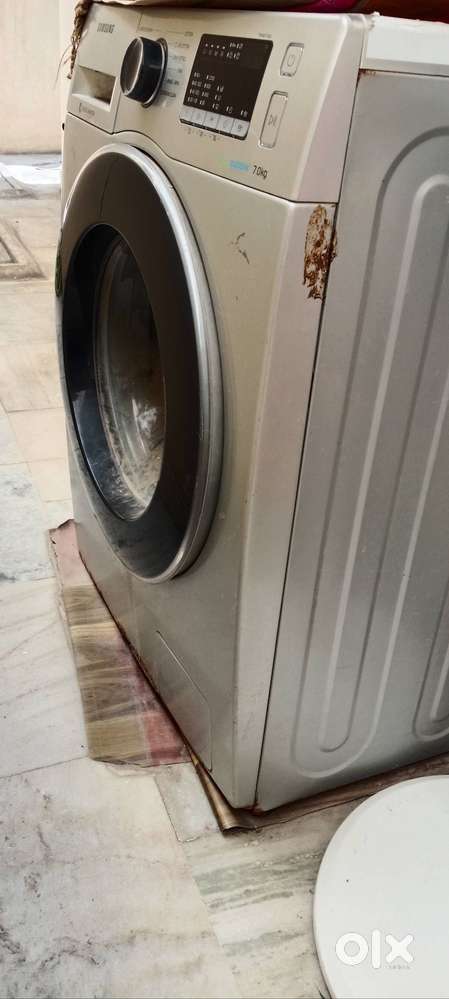 Samsung 7 KG Front Load Fully Automatic Washing Machine - Base Damaged
