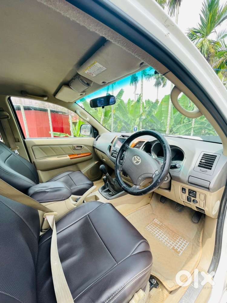 Toyota Fortuner 2011 Diesel 199999 Km Driven