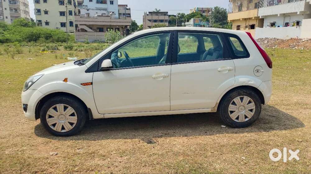 Ford Figo Lxi Duratec 2012