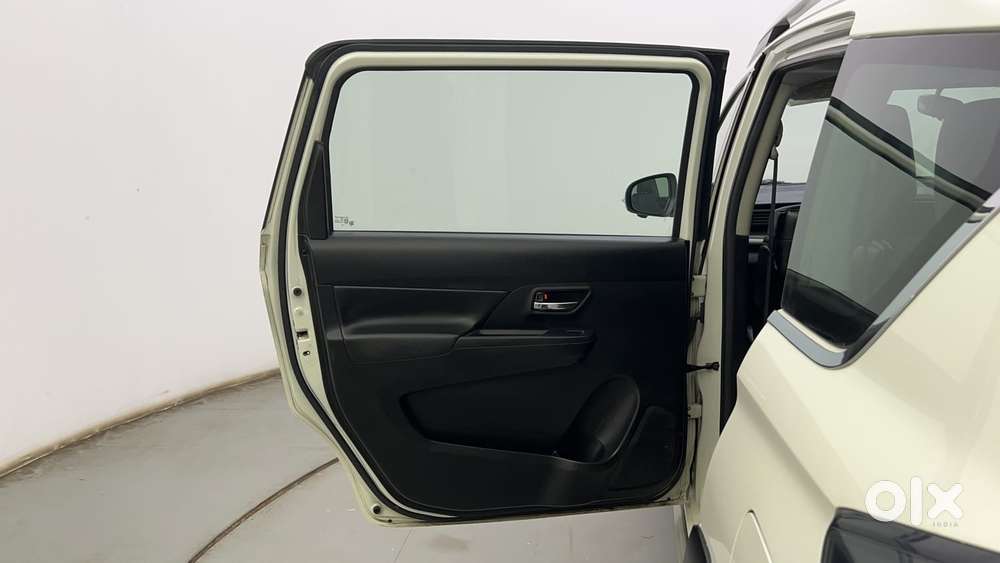 Maruti Suzuki Xl6 1.5 Alpha Plus Mt, 2022, Petrol