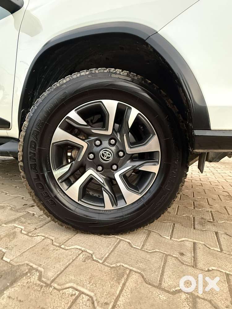 Toyota Fortuner 2.8 Legender 4x4, 2022, Diesel