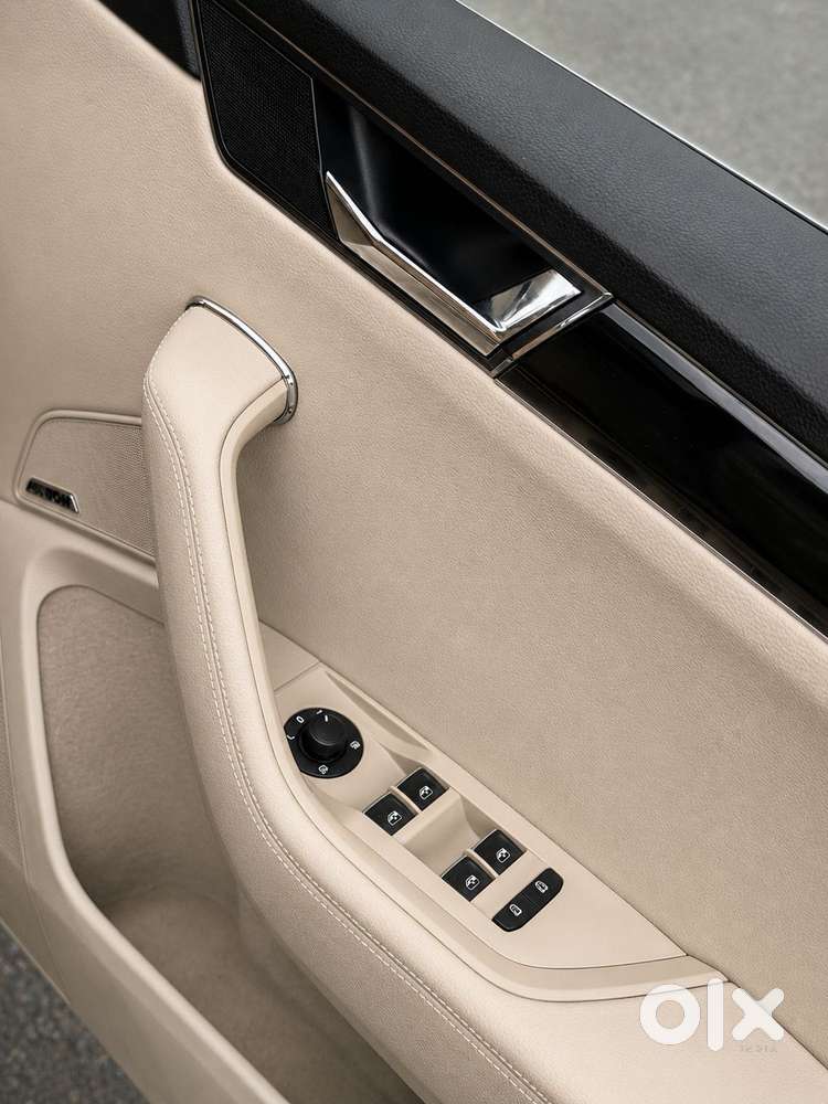 Skoda Superb 2.0 Tsi At L&k, 2022, Petrol
