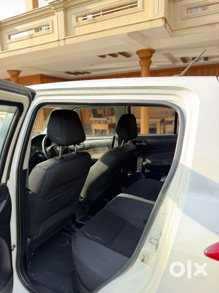 Maruti Suzuki Swift Vxi Optional, 2015, Petrol