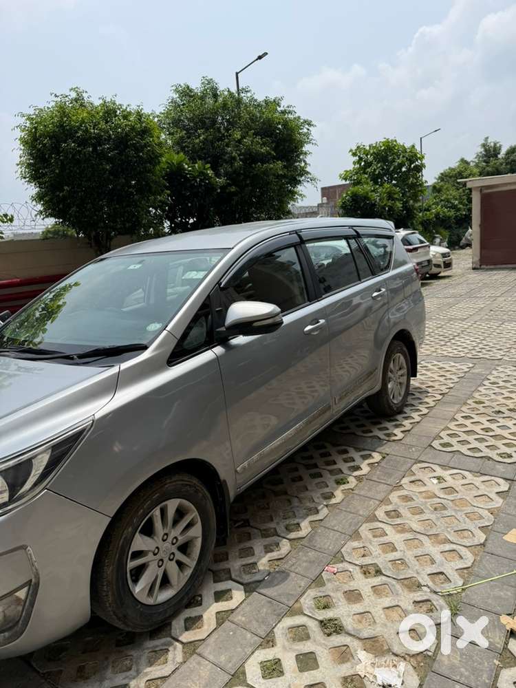 2023 Toyota Innova Crysta