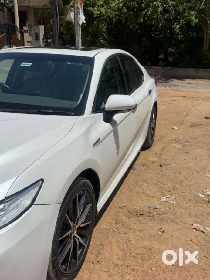 Toyota Camry Hybrid, 2023, Petrol