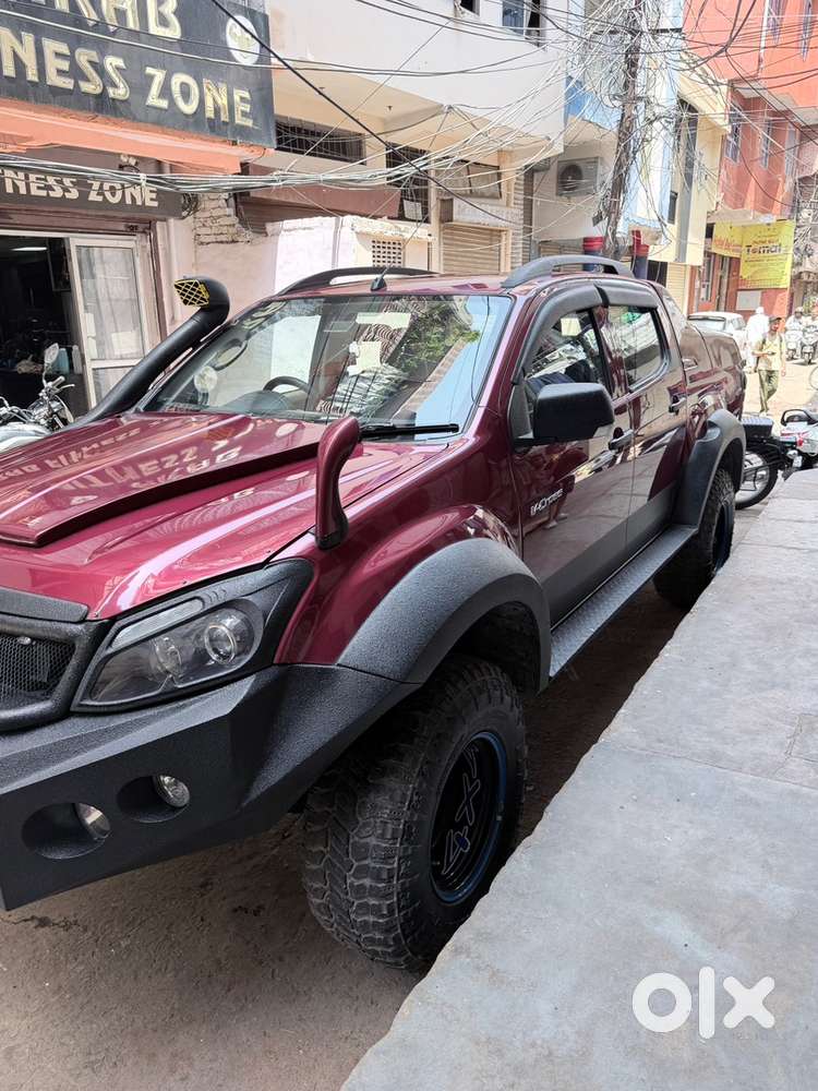 Isuzu D-max V-cross July 2018