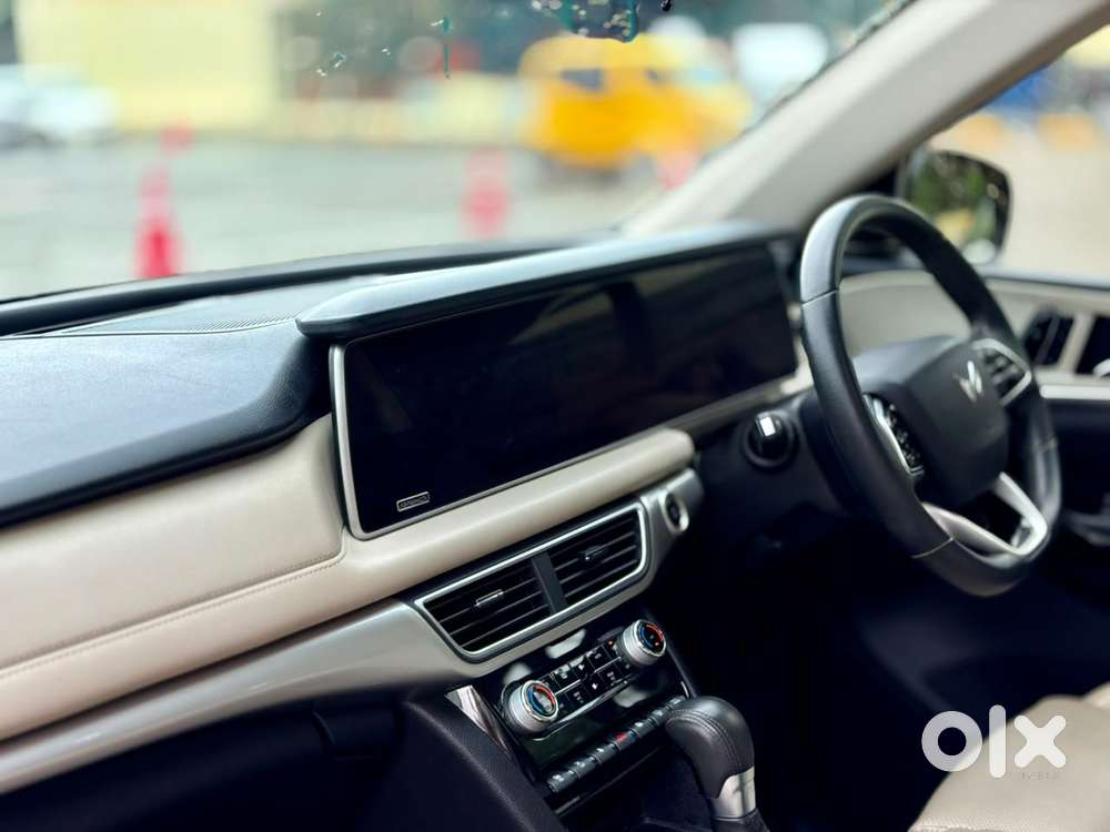 Mahindra Xuv700 2.2 Ax 7 Diesel At Luxury Pack Str, 2022, Diesel