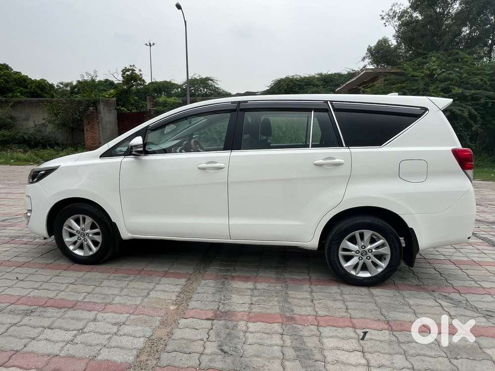 Toyota Innova Crysta 2.4 G Mt 8s, 2018, Diesel