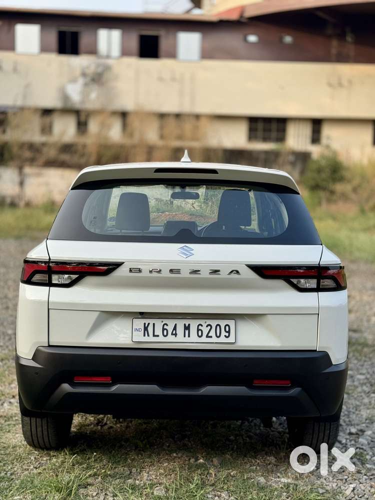 Maruti Suzuki Brezza 1.5 Lxi Smart Hybrid, 2024, Petrol