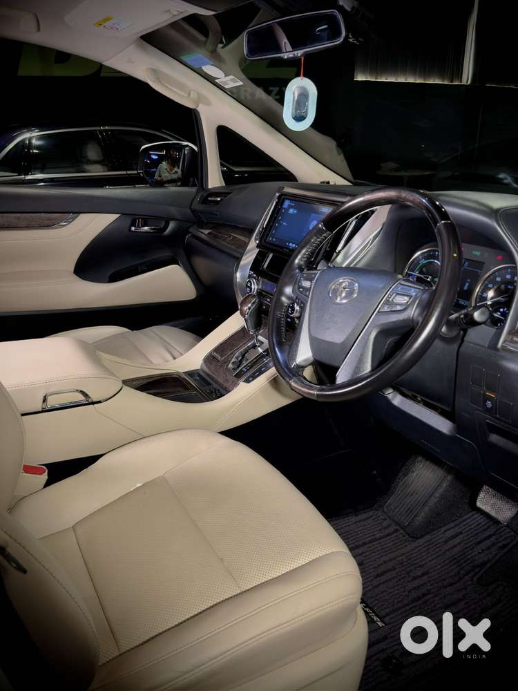 Toyota Vellfire Vip – Executive Lounge, 2022, Petrol