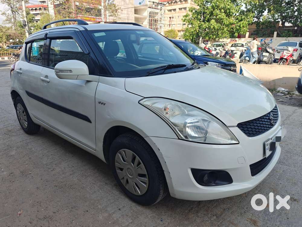 Maruti Suzuki Swift Vxi 1.2 Abs Bs-iv, 2012, Petrol
