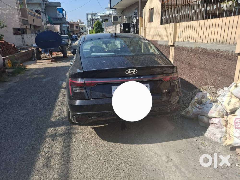 Hyundai Verna 2023 Petrol 70000 Km Driven
