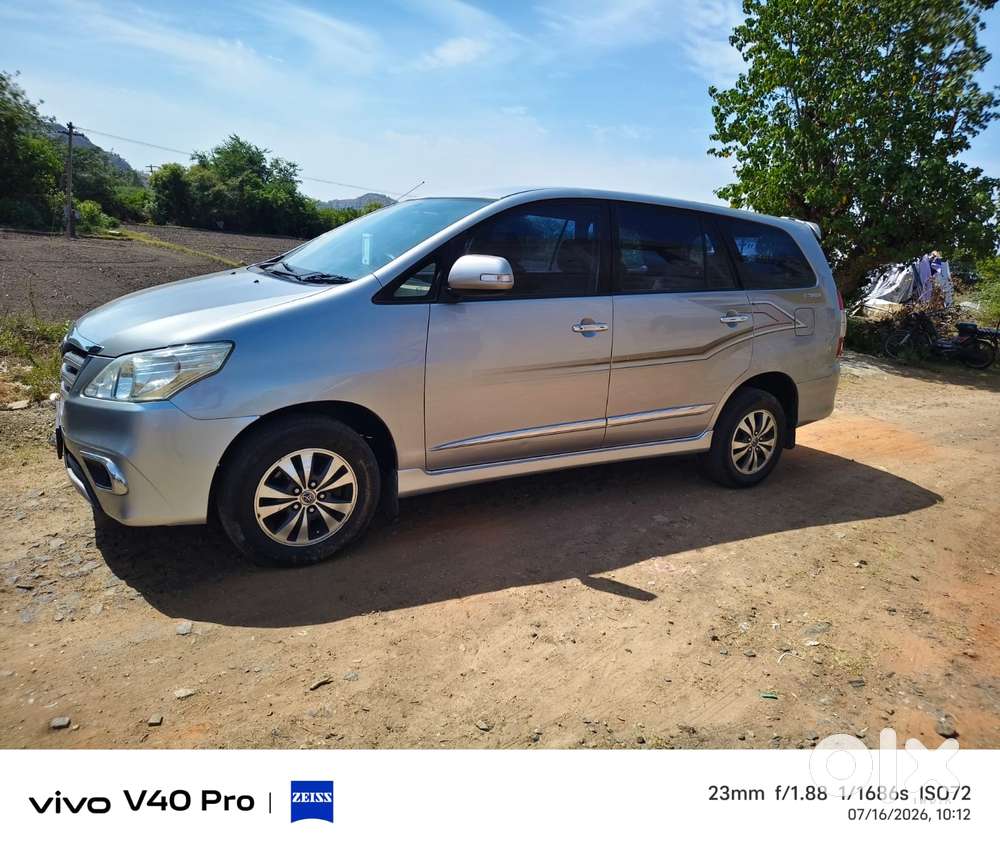 Toyota Innova 2.5 Z Diesel 7 Seater Bs Iv, 2015, Diesel