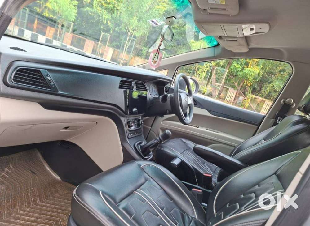 Mahindra Marazzo M2, 2018, Diesel