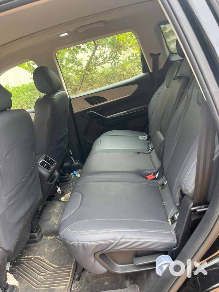 2025 Mahindra Xuv700 Ax5 7seater. Well Maintained. Only 4000kms Driven