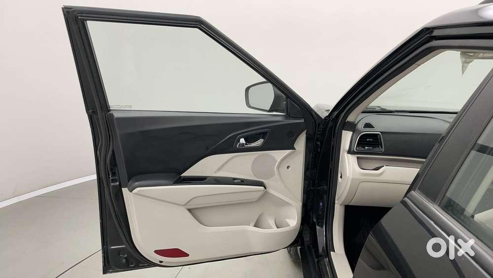 Mahindra Xuv300 W8 Option, 2022, Petrol